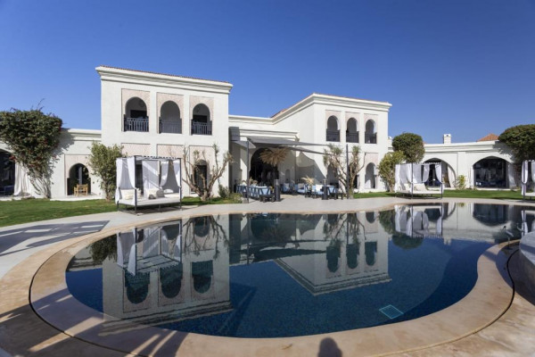 Villa S